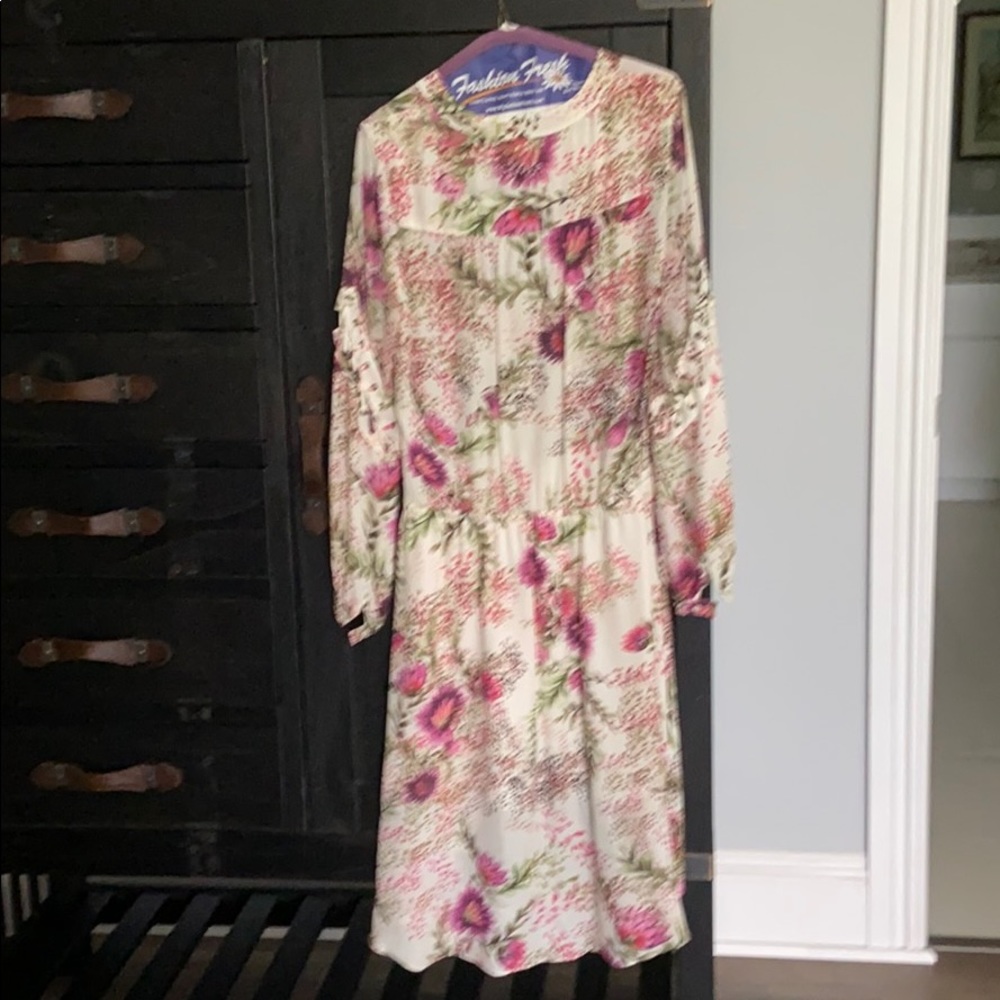 Dress - Picture 4 of 4